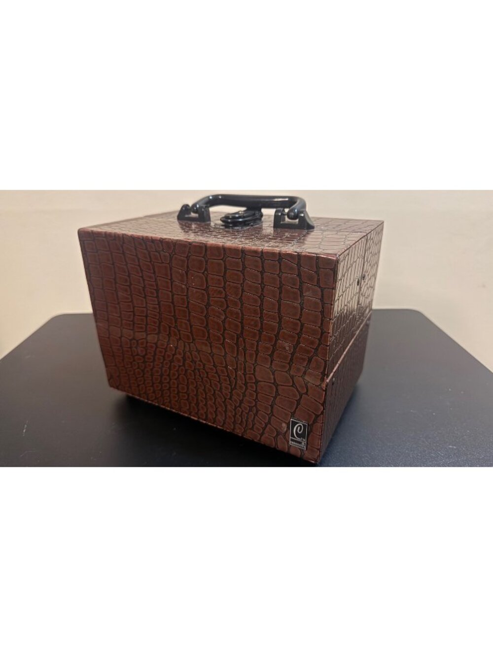 Vintage Caboodles brown faux crocodile pattern makeup train case